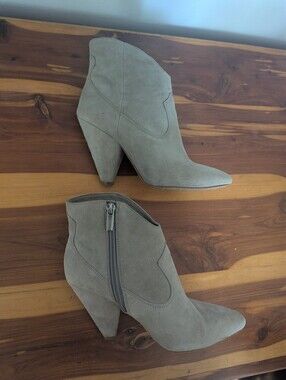 Vince Camuto Movinta Grey Size 6